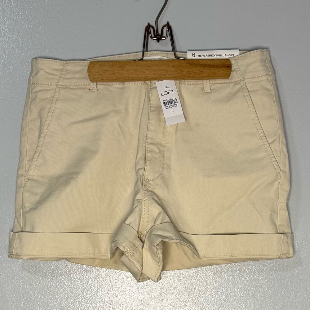 NEW Loft Women's Cream Cargo Shorts | 6